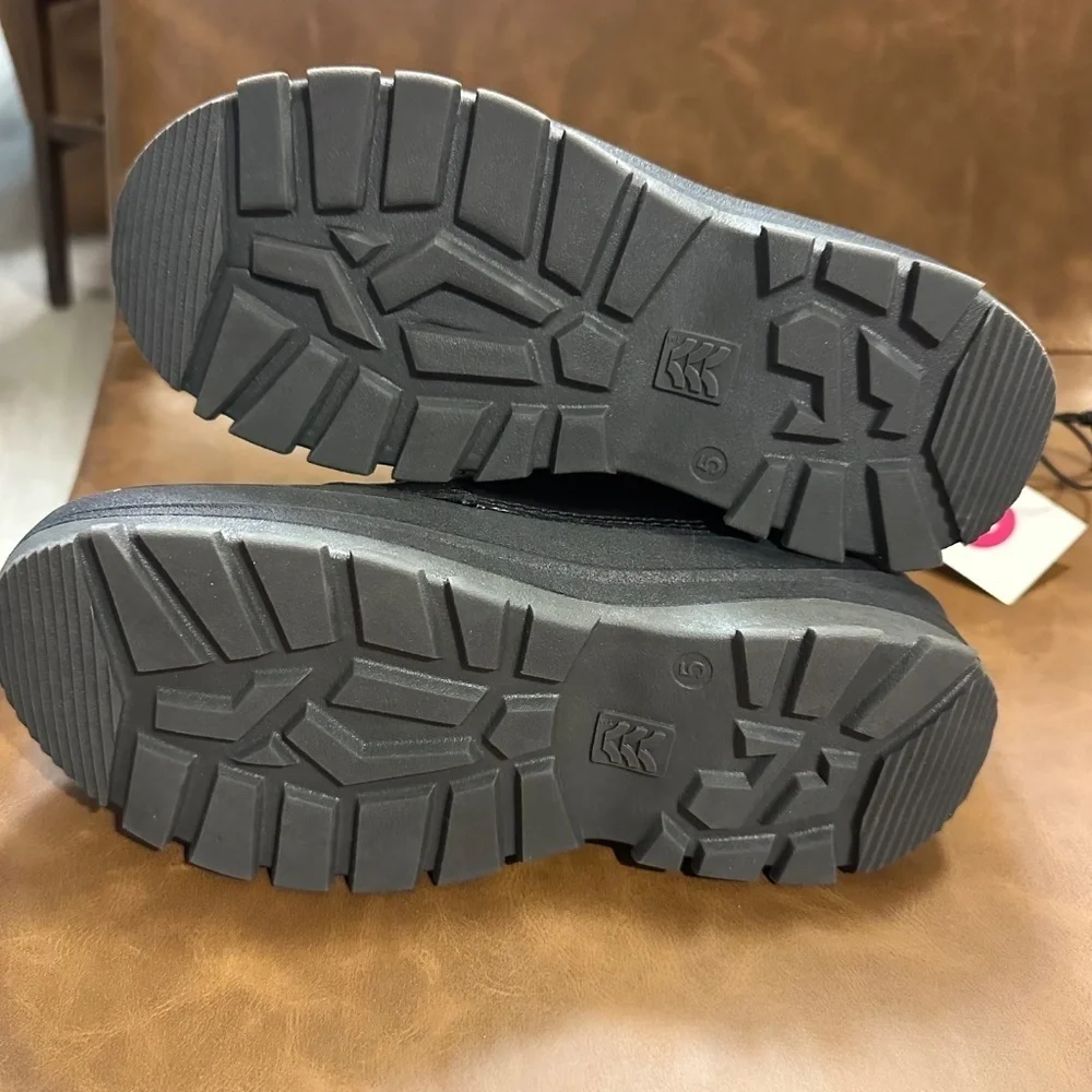 All in Motion Kids Black Skylar Winter Boots